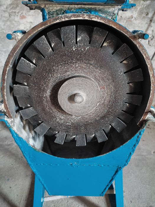 Крупорушка, дробилка.