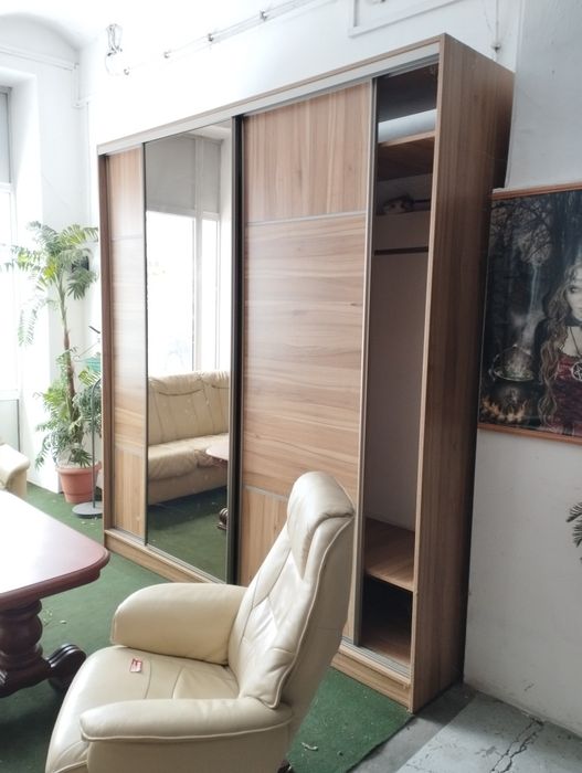 Szafa przesuwna wyprzedaż sklepu