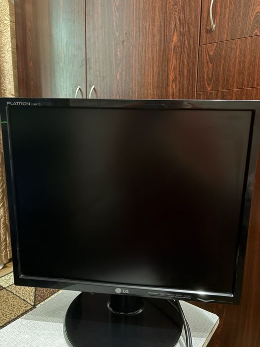 Домашній/ігровий ПК: i3-7100 / GTX 1050 2GB / 8GB DDR4 / HDD 1TB / 500W + монітор