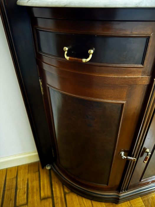 Móvel de entrada com espelho