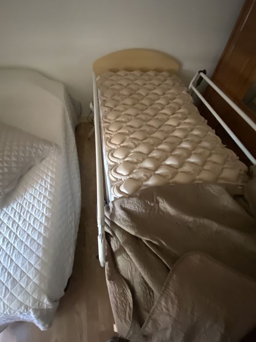 Cama elétrica articulada - com elevador