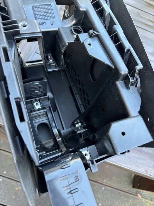 Підлокітник  Volkswagen Golf VI гольф 6 опис