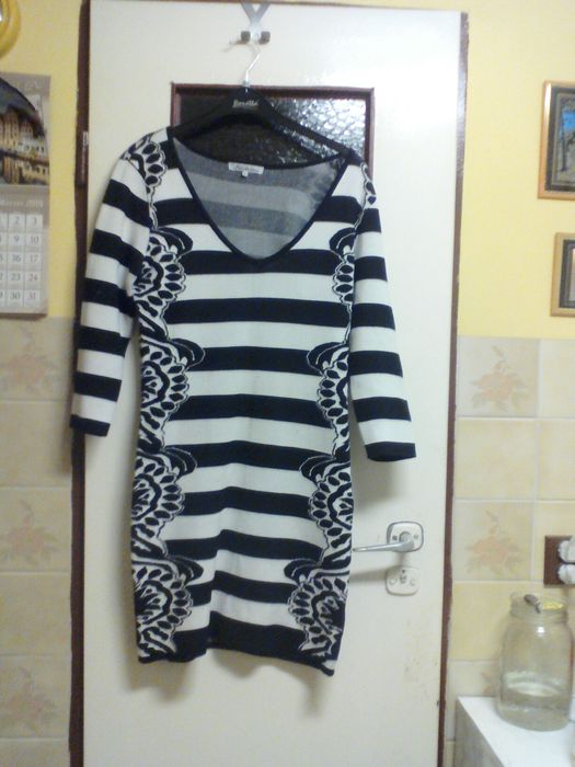 33. Sukienka damska rozmiar XL