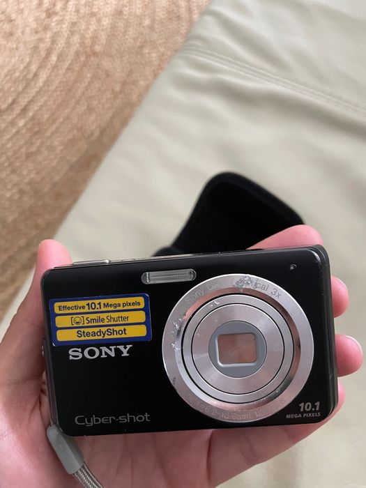 Sony Cyber shot 10.1 megapixel digital camera (charger included)64553311059587123