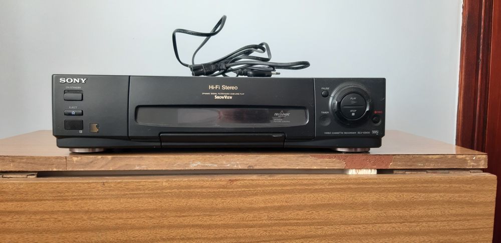 Відеомагнітофон.