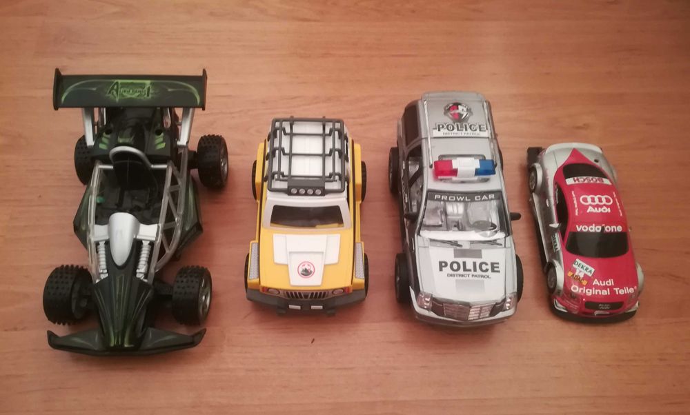 Quatro miniaturas 1 euro cada uma