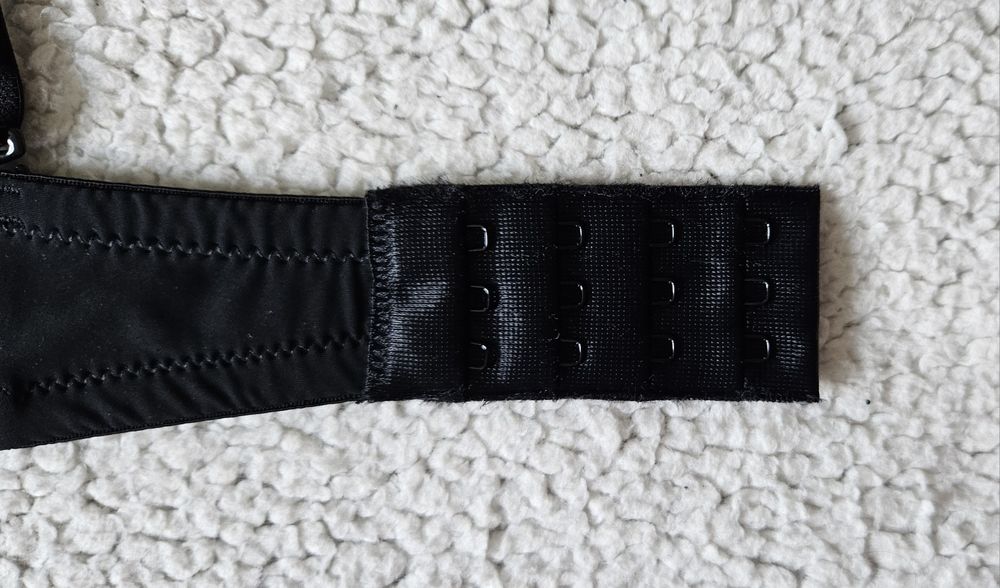 Nowy czarny biustonosz opaska Tezenis Madrid