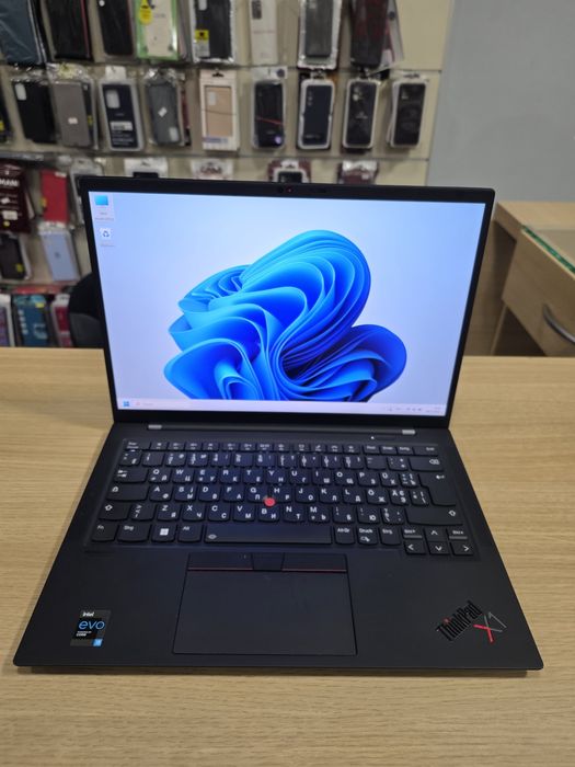 Ноутбук бізнес-класа ThinkPad X1 Carbon/i5/LTE/512/Гарантія/Магазин