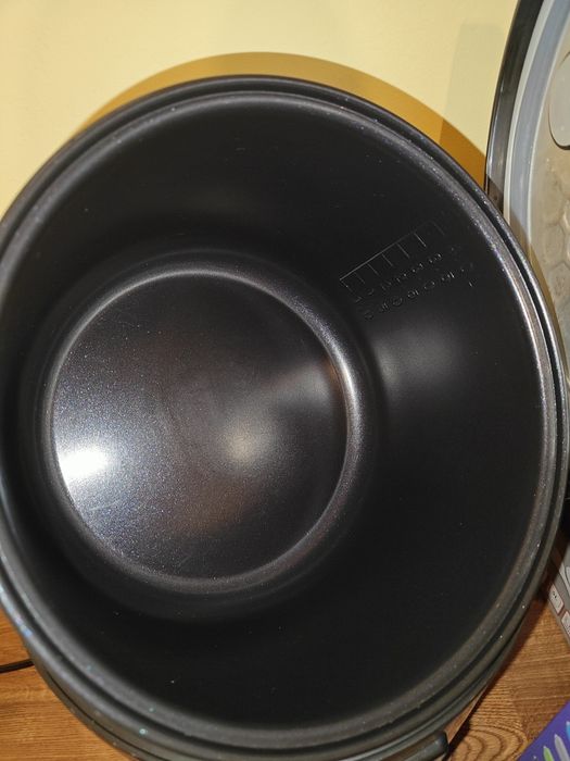 Sprzedam nowy Multicooker Esperanza EKG011. Zakup z kwietnia 2025