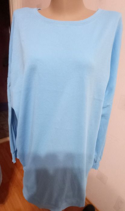 Продам жіночий реглан 60 розміру.