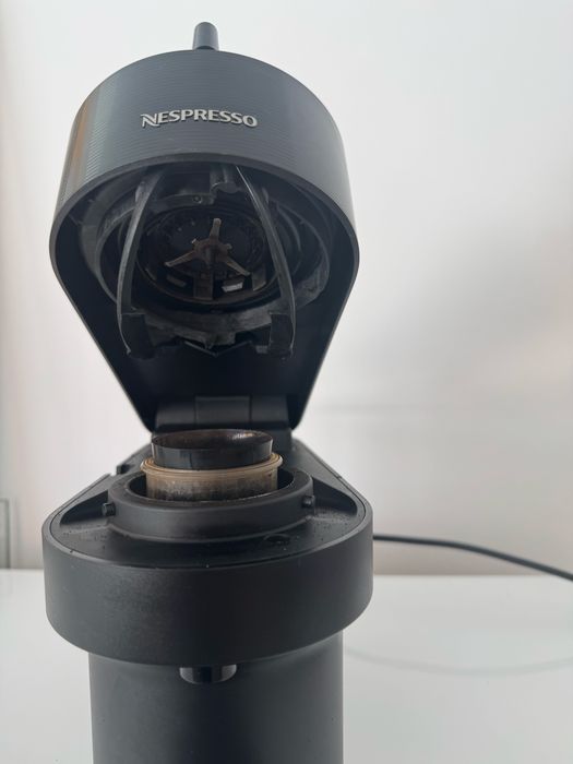 Máquina de Café DELONGHI Nespresso