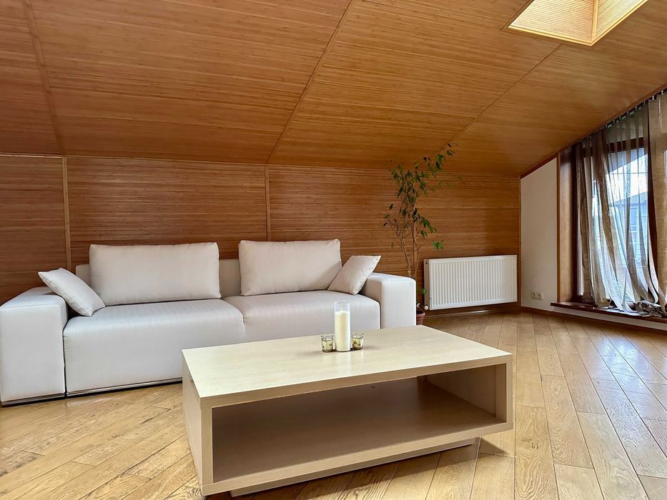 Будинок з ремонтом, меблями і технікою в передмісті Києва