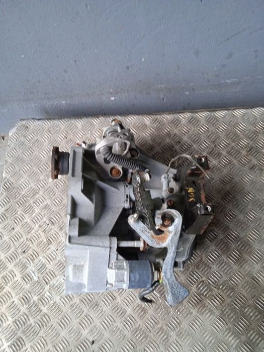 Caixa de velocidades Volkswagen 1.2 12v REF: JGN