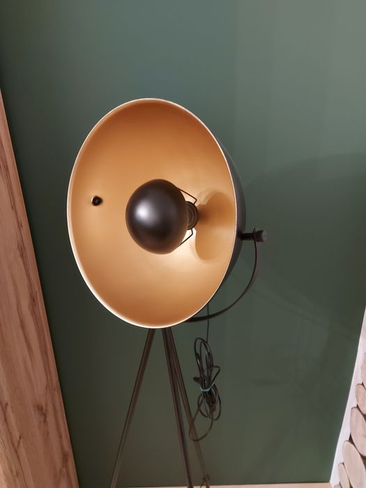 Lampa stojąca czarno złota