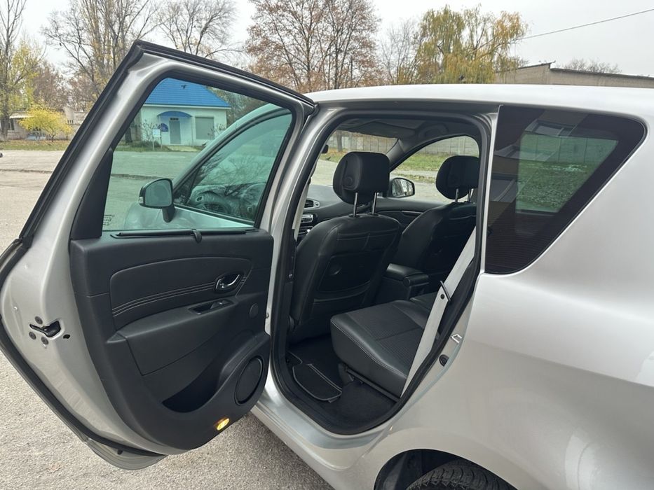 Авто рено сценик 2011. 1.6 дизель