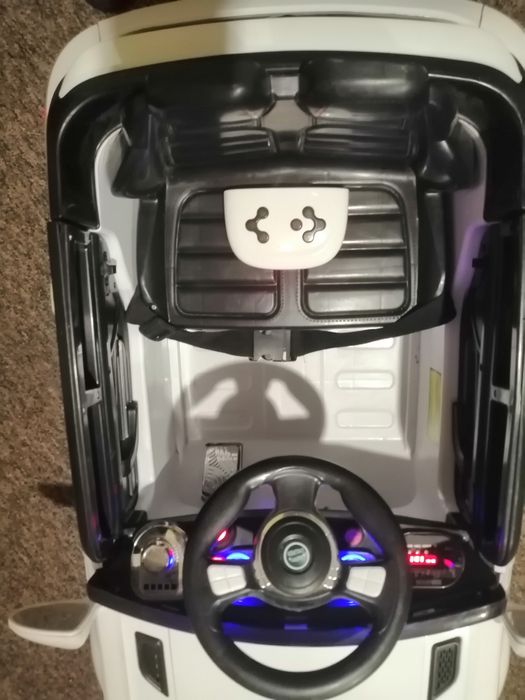 Детская машина на радиоуправлении