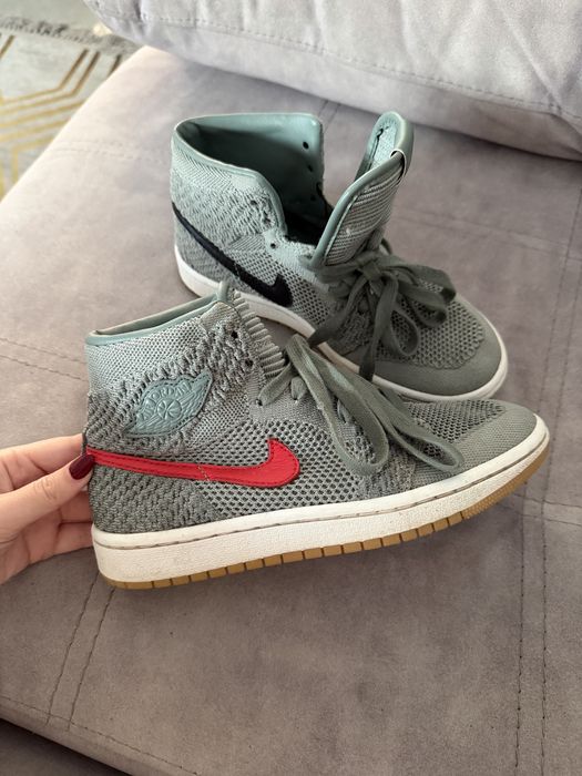 Ténis Air Jordan 1 Retro Hi Flyknit