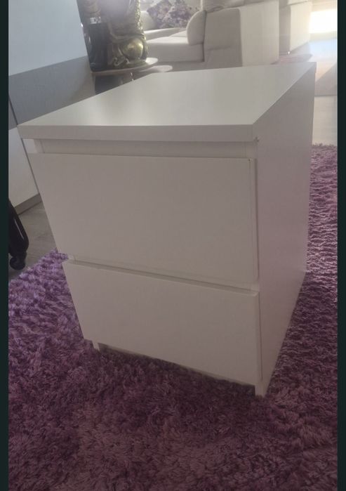 Comoda e mesa de cabeceira
