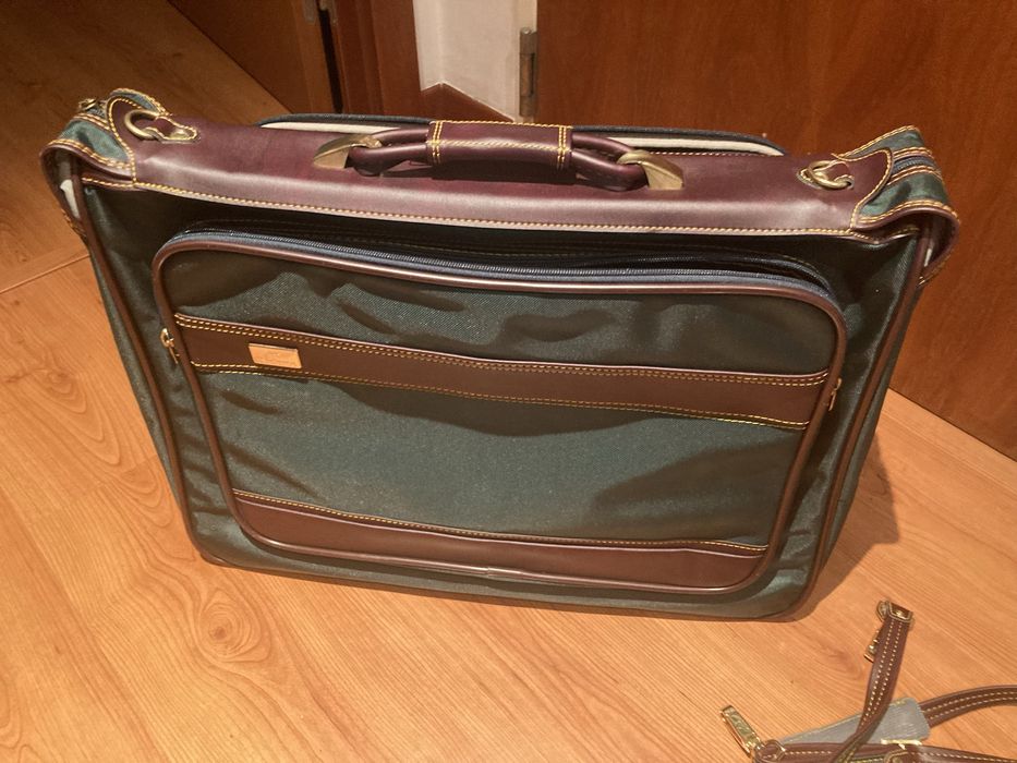 Porta fatos marca Modarte ( novo)