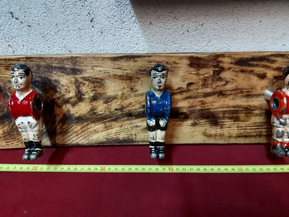 Cabide de parede com matraquilhos