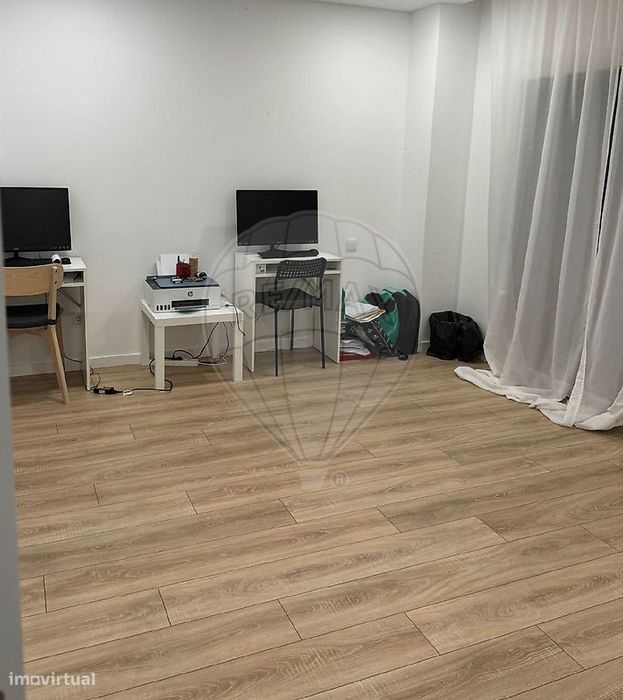 Moradia T4 para arrendamento