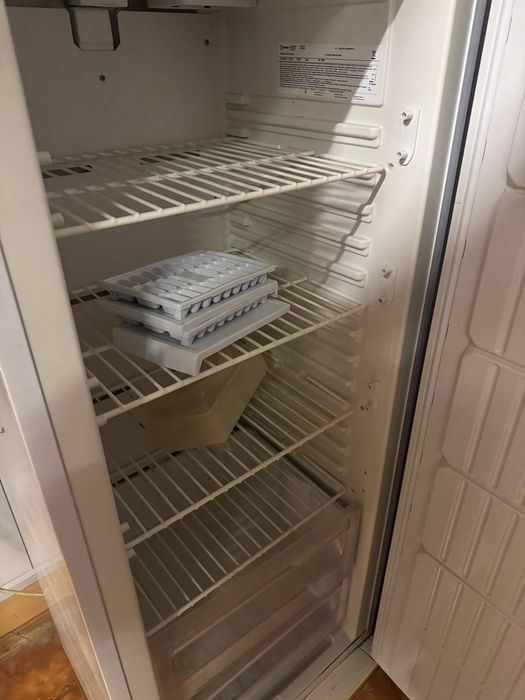 Продам морозильну камеру