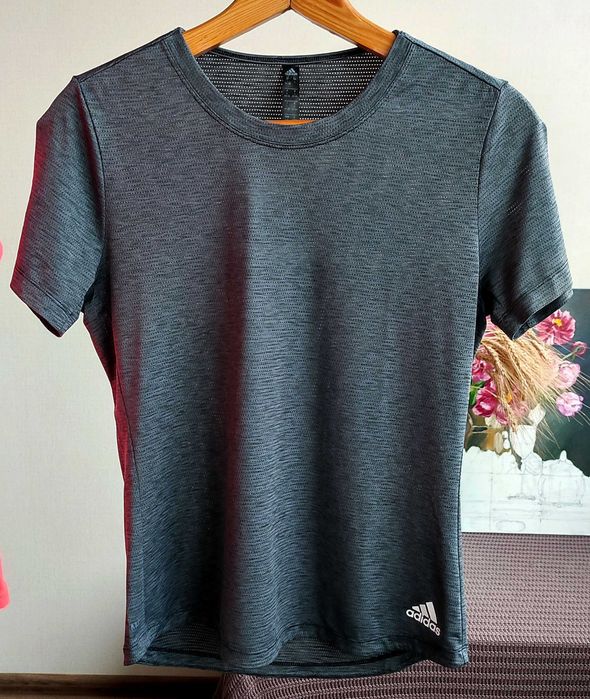 Жіноча футболка Adidas