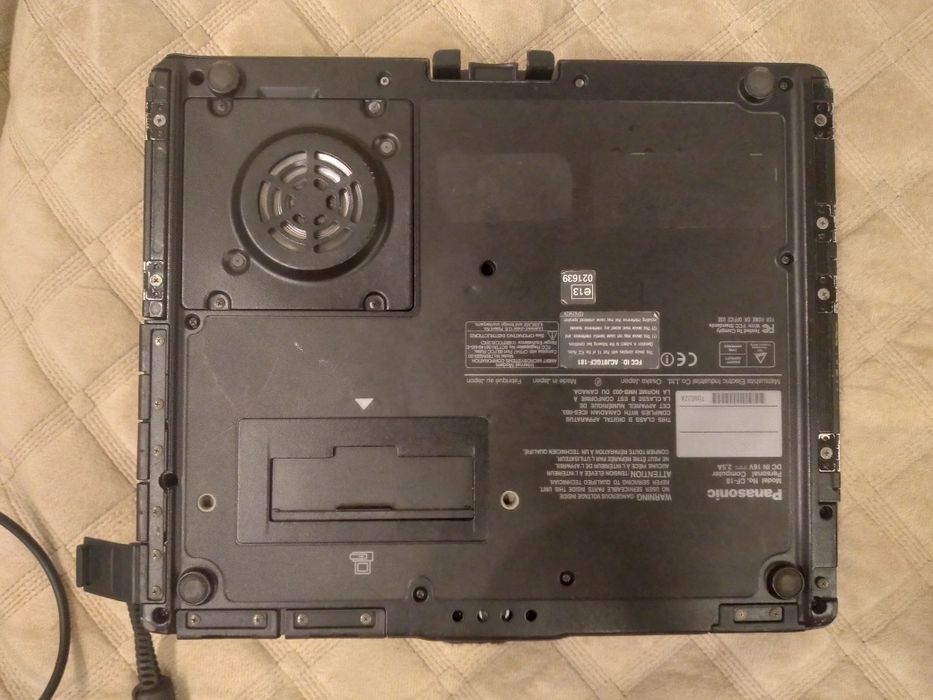 Ноутбук Panasonic CF18 захищений без жорсткого диску, батареї  та блок
