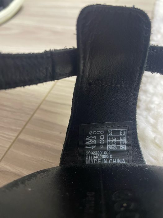 Шкіряні босоніжки сандалі ECCO Simpil оригінал р. 38 (у гарному стані)