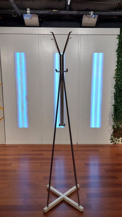 Bengaleiro de Design IKEA TJUSIG – Moderno e Funcional