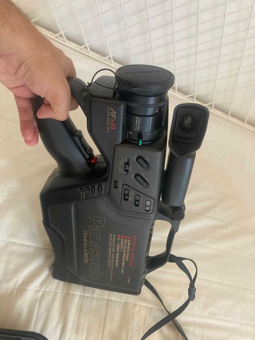 Vintage Panasonic OmniMovie VHS HQ AFx6 Camcorder w/ Case Arroios