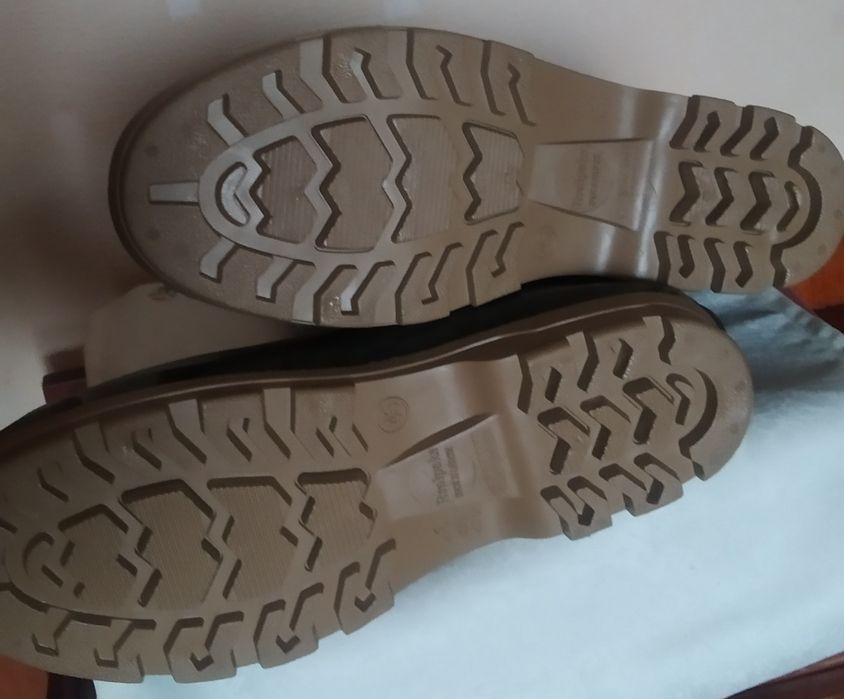 Резиновые сапоги р - 44 и 45