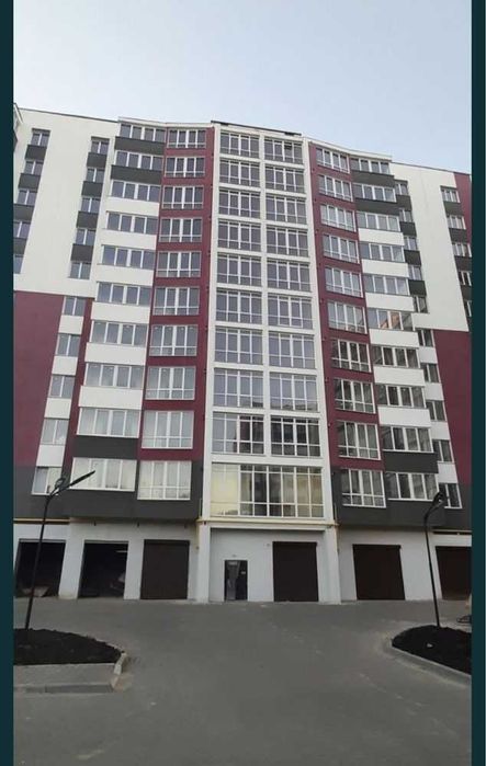 Простора 1 кімнатна квартира в хорошій новобудові!