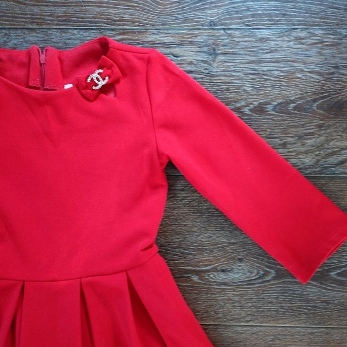 Плаття нарядне червоне і сіре