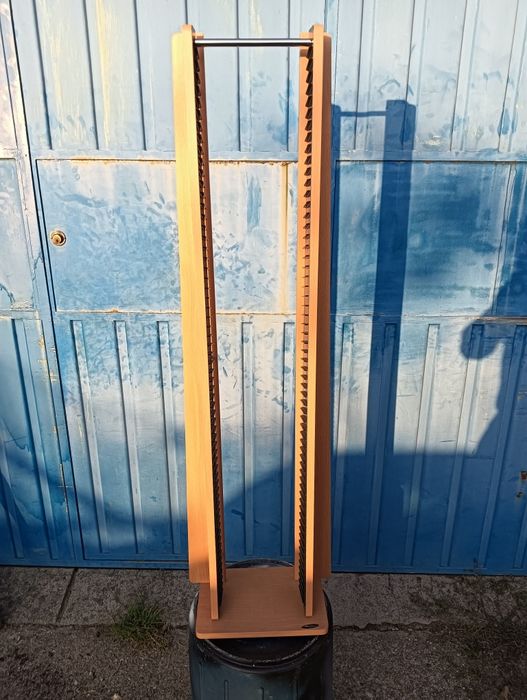 Porta DVD'S como novo.