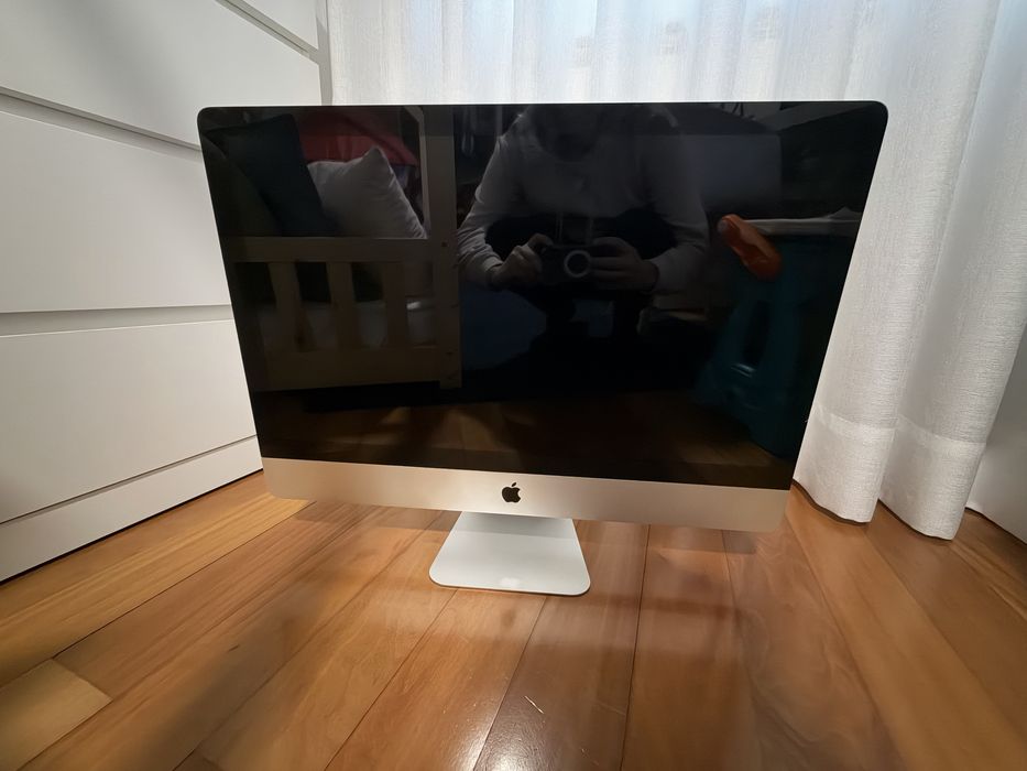 iMac 27" Mid 2010 para peças – Ecrã, fonte e RAM a funcionar