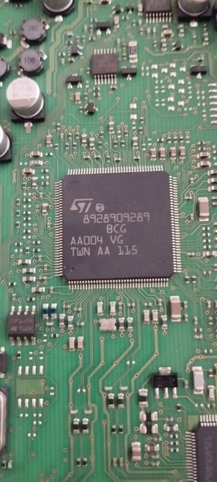 Плата з автомагнітоли