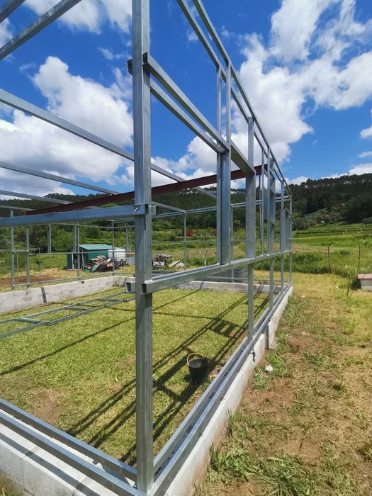 Estrutura em ferro galvanizado
