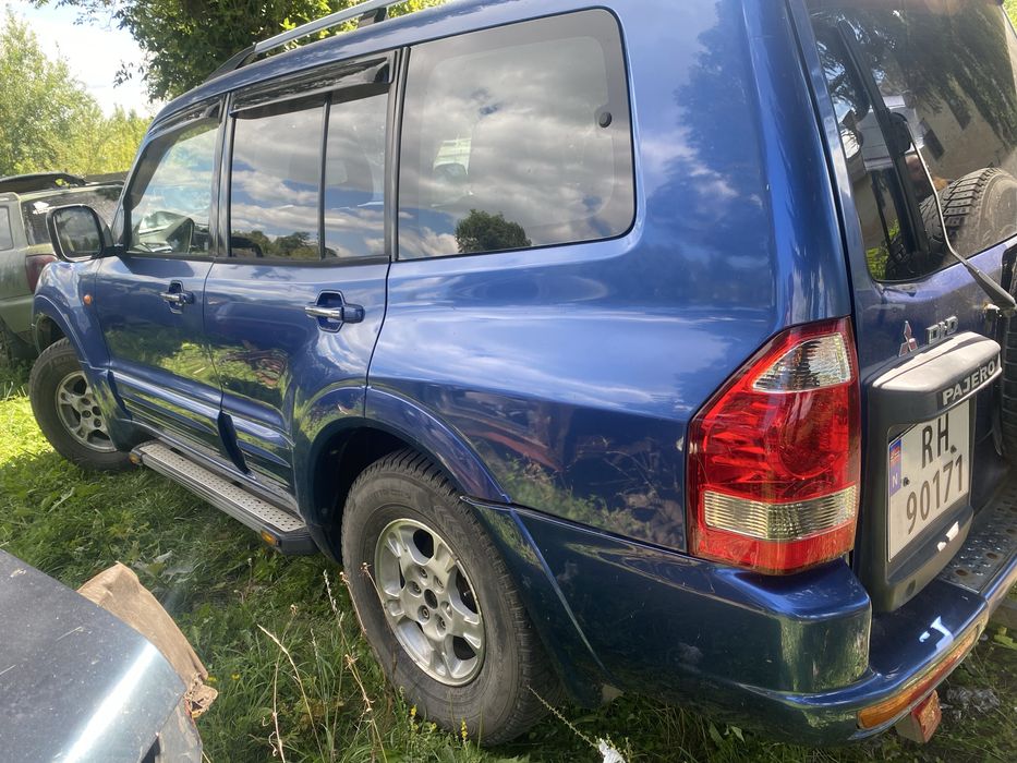Двері двери паджеро mitsubishi pajero 3 3.2 di-d