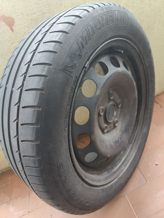 Vendo pneu semi-novo 205/55/R16 com Jante