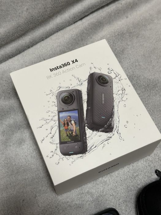 Insta360 X4 + Selfie Stick Insta360 23-114cm + MicroSD Kingston 512 gB