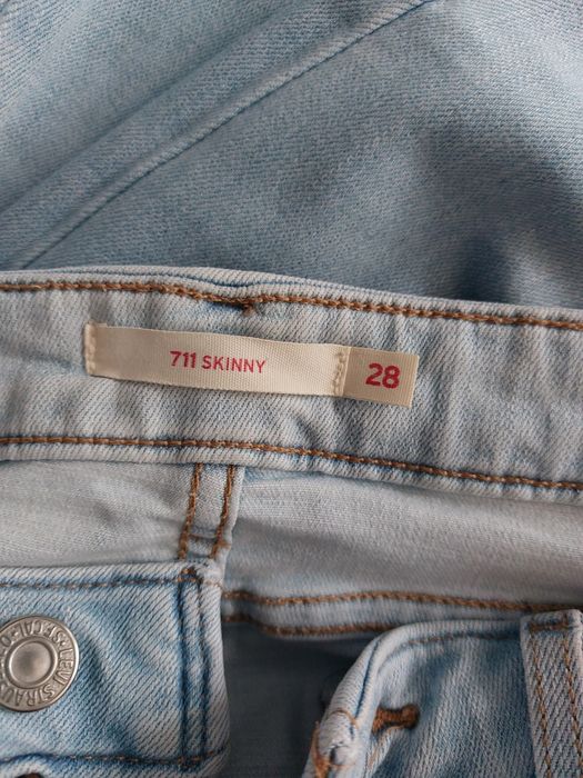 LEVIS jeansy 28 skinny