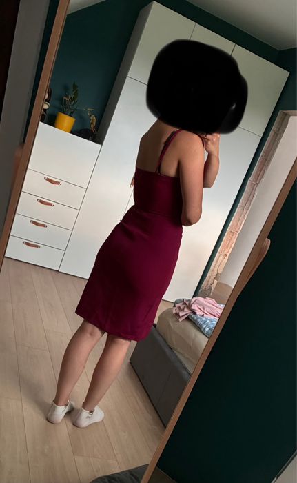 Sukienka burgundowa, midi