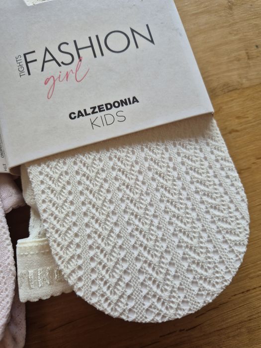 2 szt rajstopy Calzedonia kids 9/13 kremowe i pudrowe różowe ażurkowe