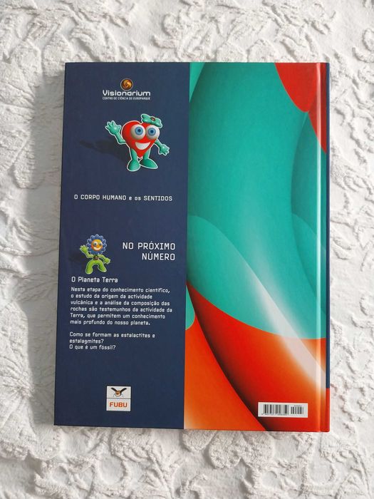 Livro didático  "O Corpo Humano e os Sentidos", com DVD