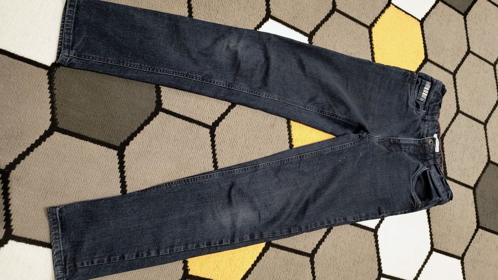 Spodnie dżinsowe chłopięce firmy Reserved