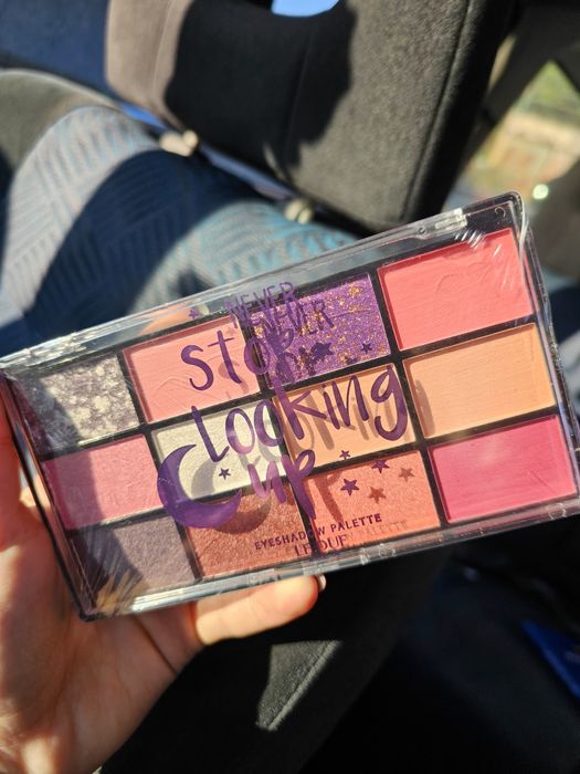 Paleta de sombras de olhos selada