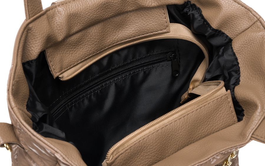 trapezowy, pikowany shopper z łańcuszkiem - peterson