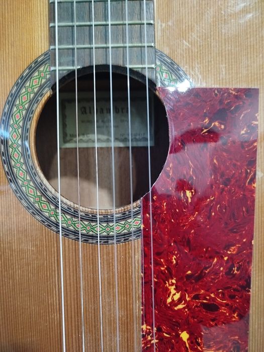 Guitarra Alhambra 3C