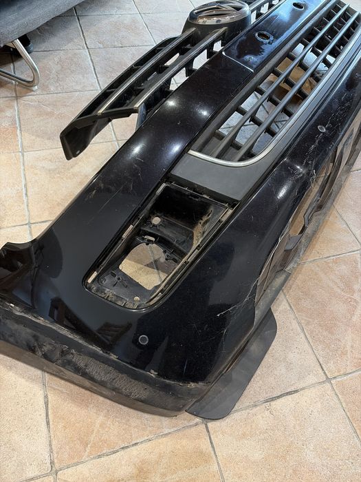 Para-choque Dianteiro + Grelha VW Amarok (2012) – Original e em Bom Estado